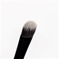 Brushworks No. 18 Flat Eye Brush Alternative Image